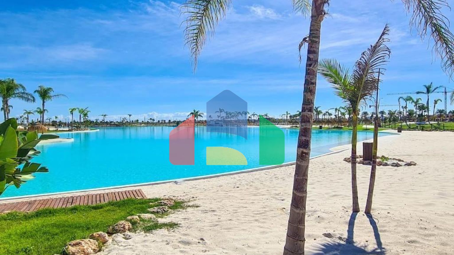 НОВЫЙ ЖИЛОЙ КОМПЛЕКС В ЧАСТНОМ ЗАКРЫТОМ КУРОРТЕ В ПРОВИНЦИИ МУРСИЯ