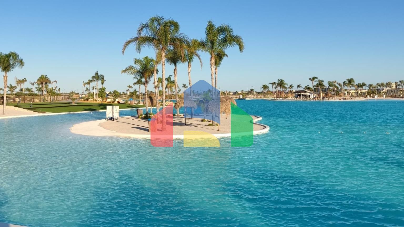 НОВЫЙ ЖИЛОЙ КОМПЛЕКС В ЧАСТНОМ ЗАКРЫТОМ КУРОРТЕ В ПРОВИНЦИИ МУРСИЯ