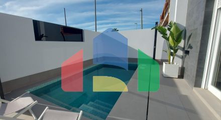 NEW BUILD SEMI-DETACHED VILLAS IN ROLDAN
