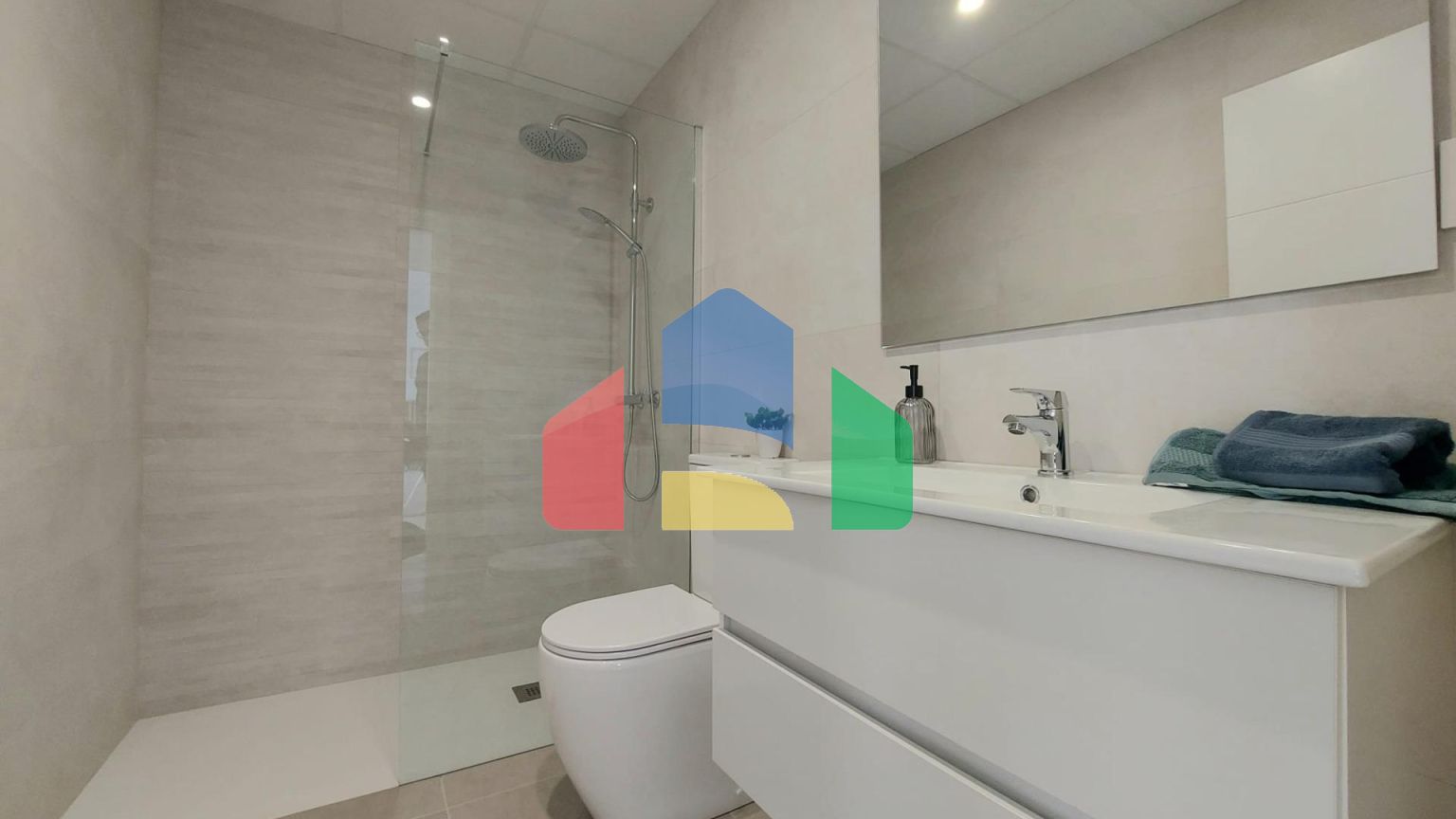 НОВЫЕ ВИЛЛЫ В РОЛДАНЕ