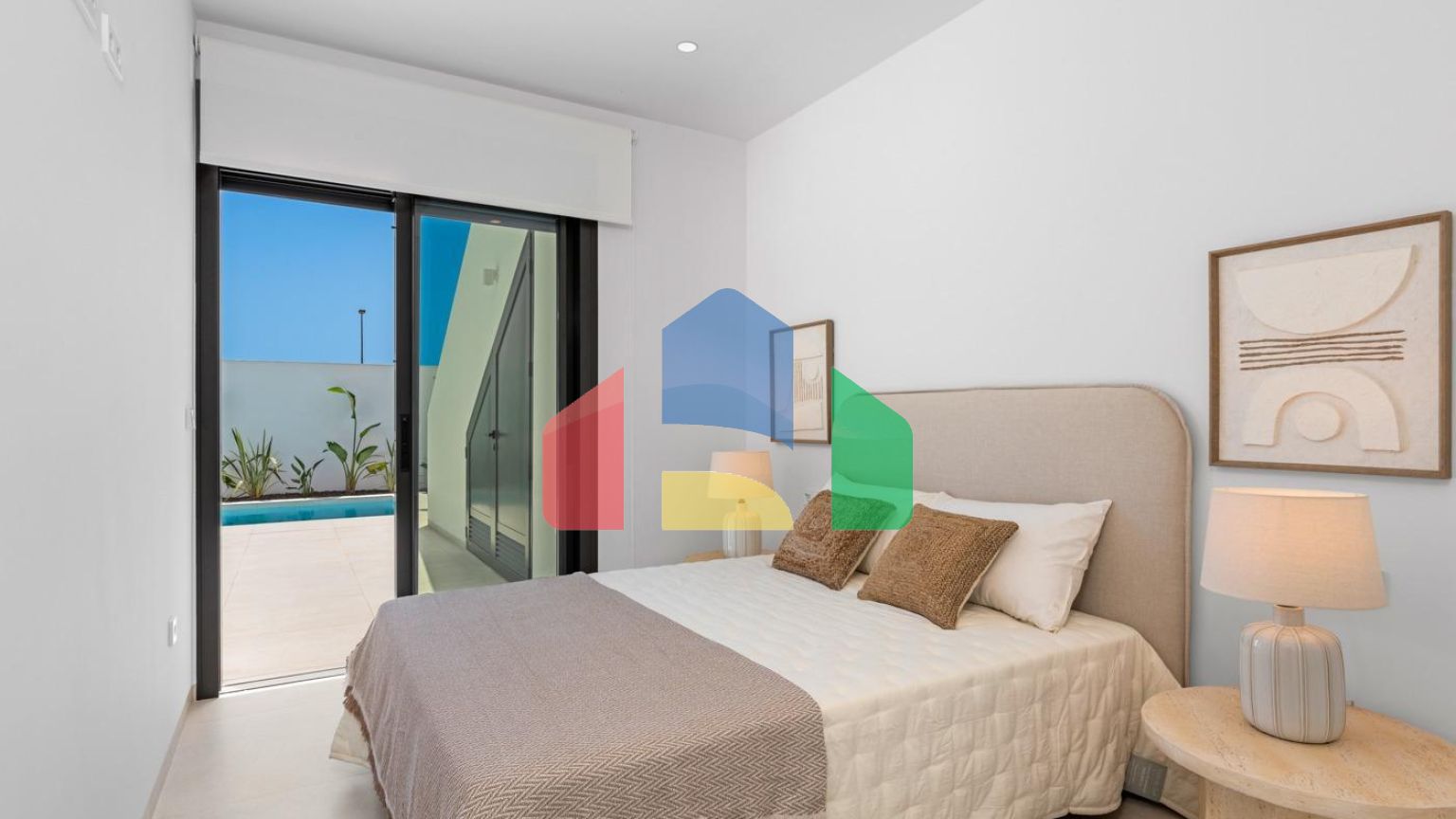 НОВЫЕ ТАУНХАУСЫ В ЛОС АЛЬКАСАРЕС