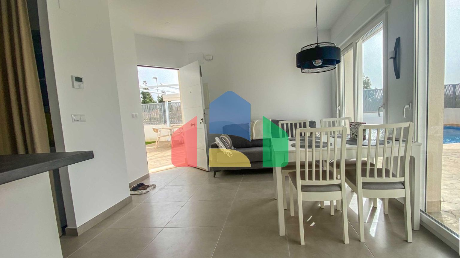 НОВЫЕ СМЕЖНЫЕ ВИЛЛЫ В ЛОС-АЛЬКАСАРЕС