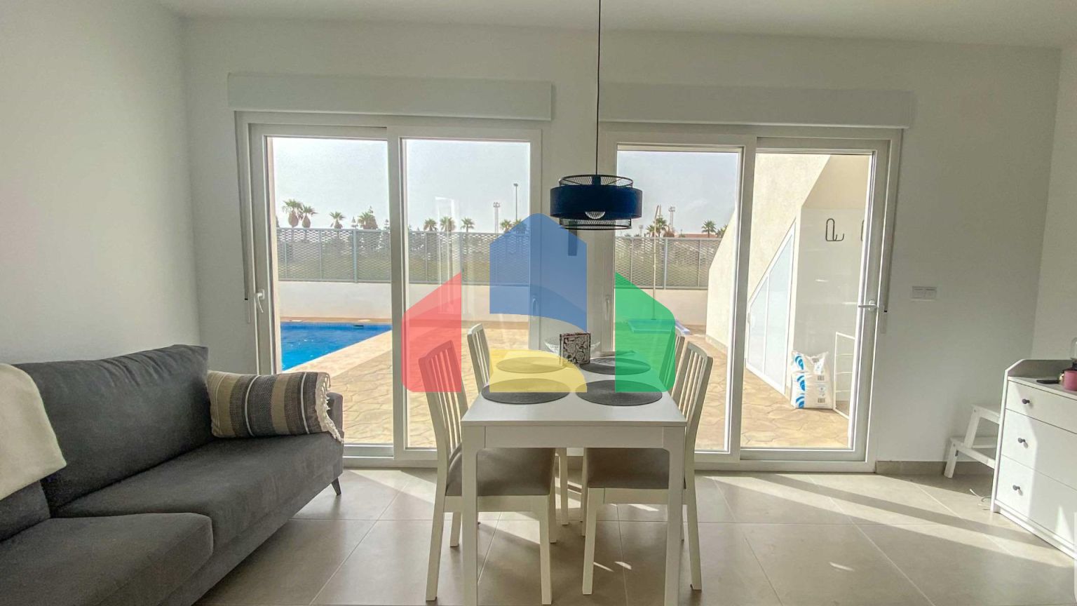 НОВЫЕ СМЕЖНЫЕ ВИЛЛЫ В ЛОС-АЛЬКАСАРЕС