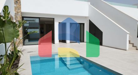 Complex of 10 villas in Los Alcazares, Serena Golf (Murcia)