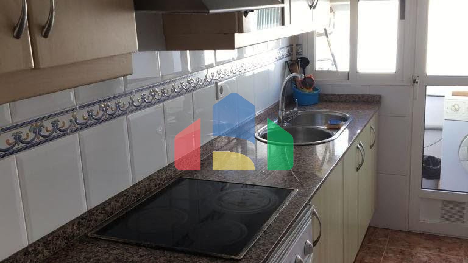 Продается дуплекс в Лос Альказарес для большой семьи!