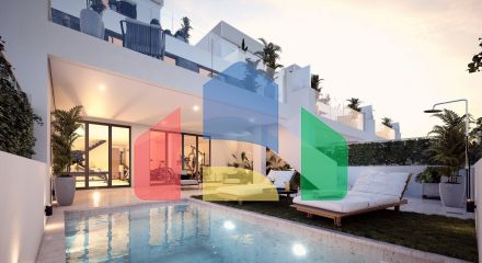 Сдворенные и отдельно стоящие виллы новой постройки в La Serena Golf-Los Alcázares