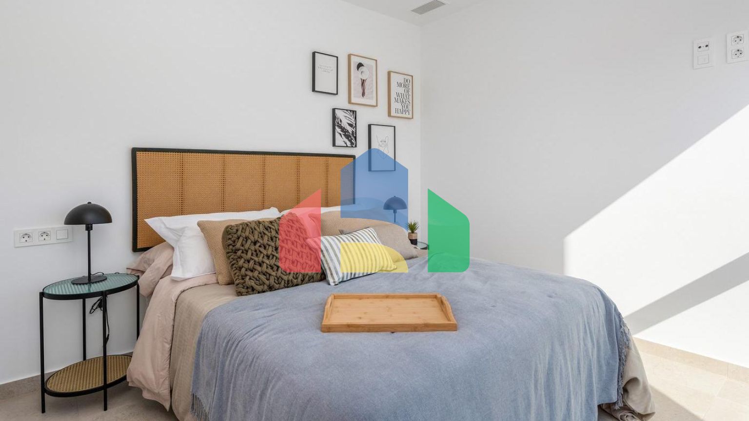 НОВЫЕ ВИЛЛЫ В ИБИЦЕНСКОМ СТИЛЕ В ЛОС-АЛЬКАСАРЕСЕ