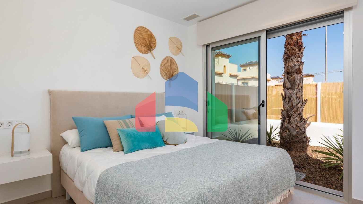 НОВЫЕ ВИЛЛЫ В ИБИЦЕНСКОМ СТИЛЕ В ЛОС-АЛЬКАСАРЕСЕ