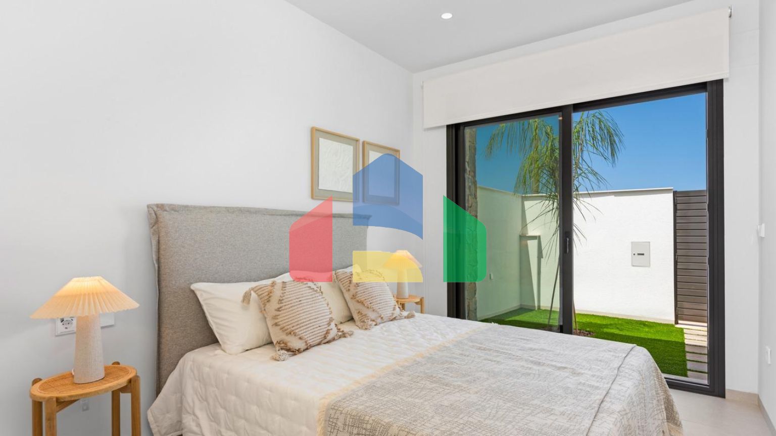 НОВЫЕ ТАУНХАУСЫ В ЛОС АЛЬКАСАРЕС