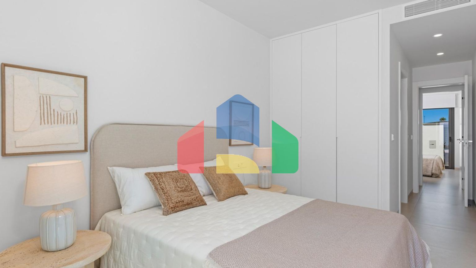 НОВЫЕ ТАУНХАУСЫ В ЛОС АЛЬКАСАРЕС