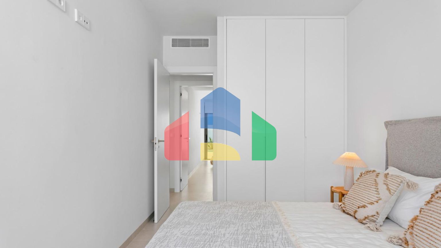 НОВЫЕ ТАУНХАУСЫ В ЛОС АЛЬКАСАРЕС