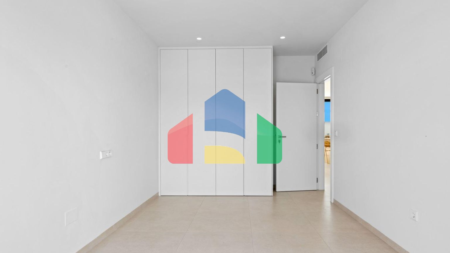 НОВЫЕ ТАУНХАУСЫ В ЛОС АЛЬКАСАРЕС