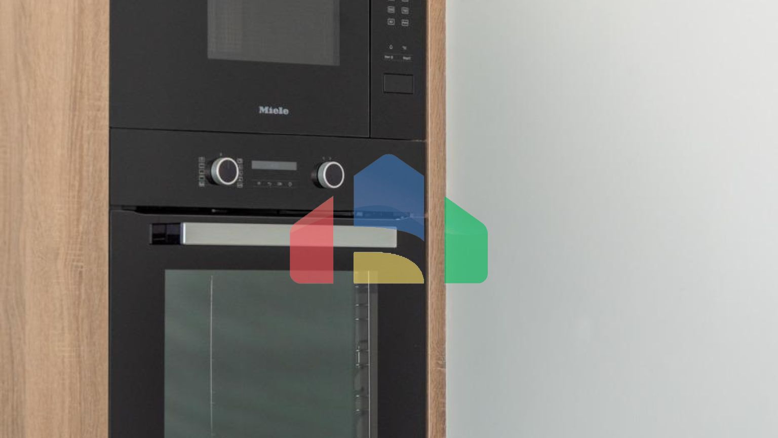 НОВЫЕ ТАУНХАУСЫ В ЛОС АЛЬКАСАРЕС