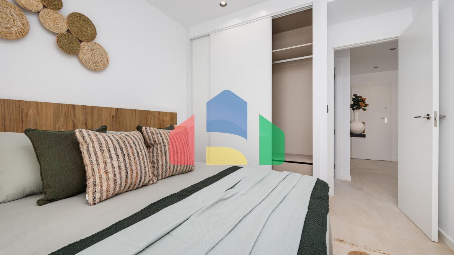 НОВЫЙ ЖИЛОЙ КОМПЛЕКС РЯДОМ С ЛА СЕРЕНА ГОЛЬФ, ЛОС АЛЬКАСАРЕС