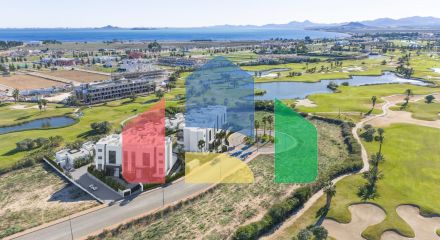 Новый жилой комплекс на первой линии поля для гольфа La Serena в Лос-Алькасарес Новый жилой комплекс на первой линии поля для гольфа La Serena в Лос-Алькасарес