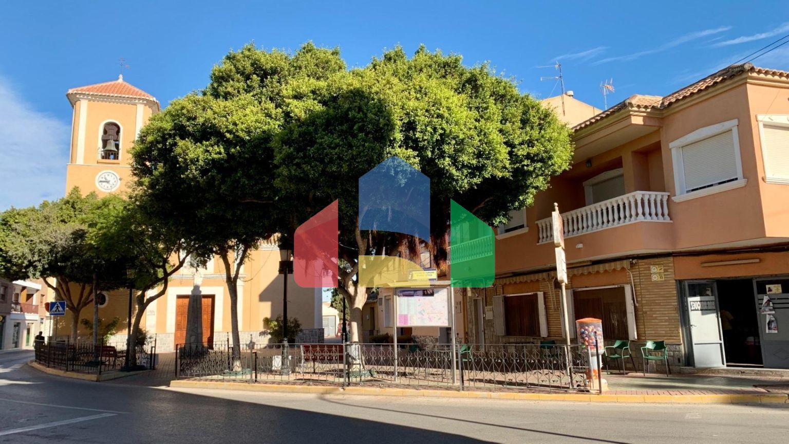 НОВАЯ ВИЛЛА В ЛОС АЛЬКАСАРЕС