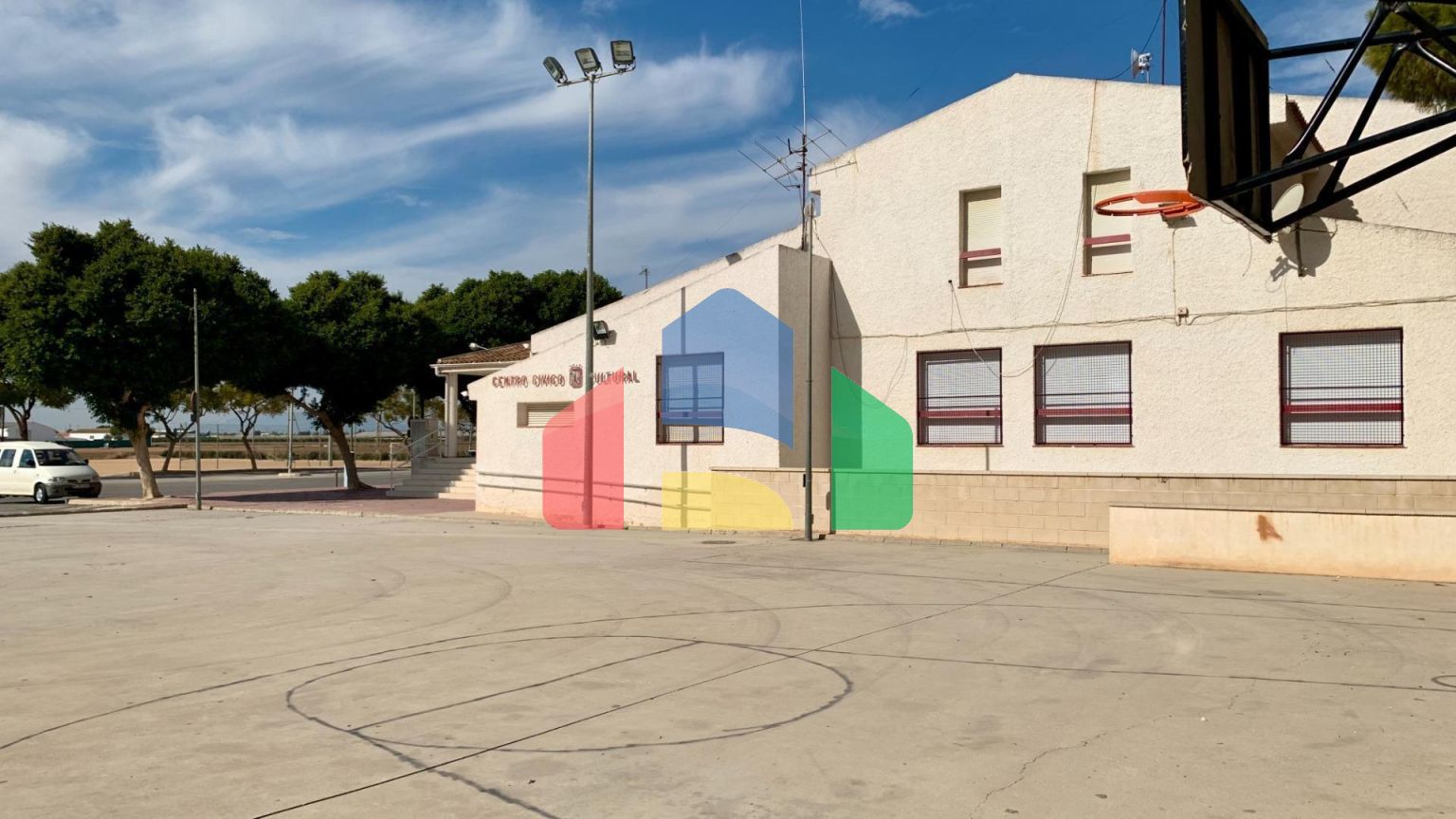 НОВАЯ ВИЛЛА В ЛОС АЛЬКАСАРЕС