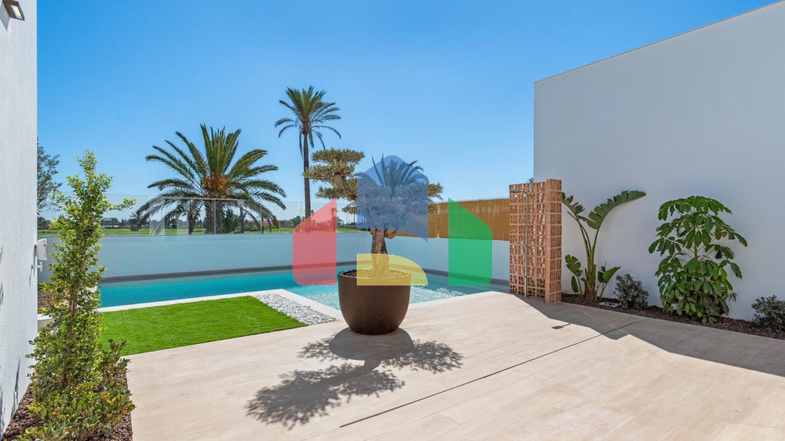 Новые виллы на первой линии Ла Серена Гольф в Лос Алькасарес