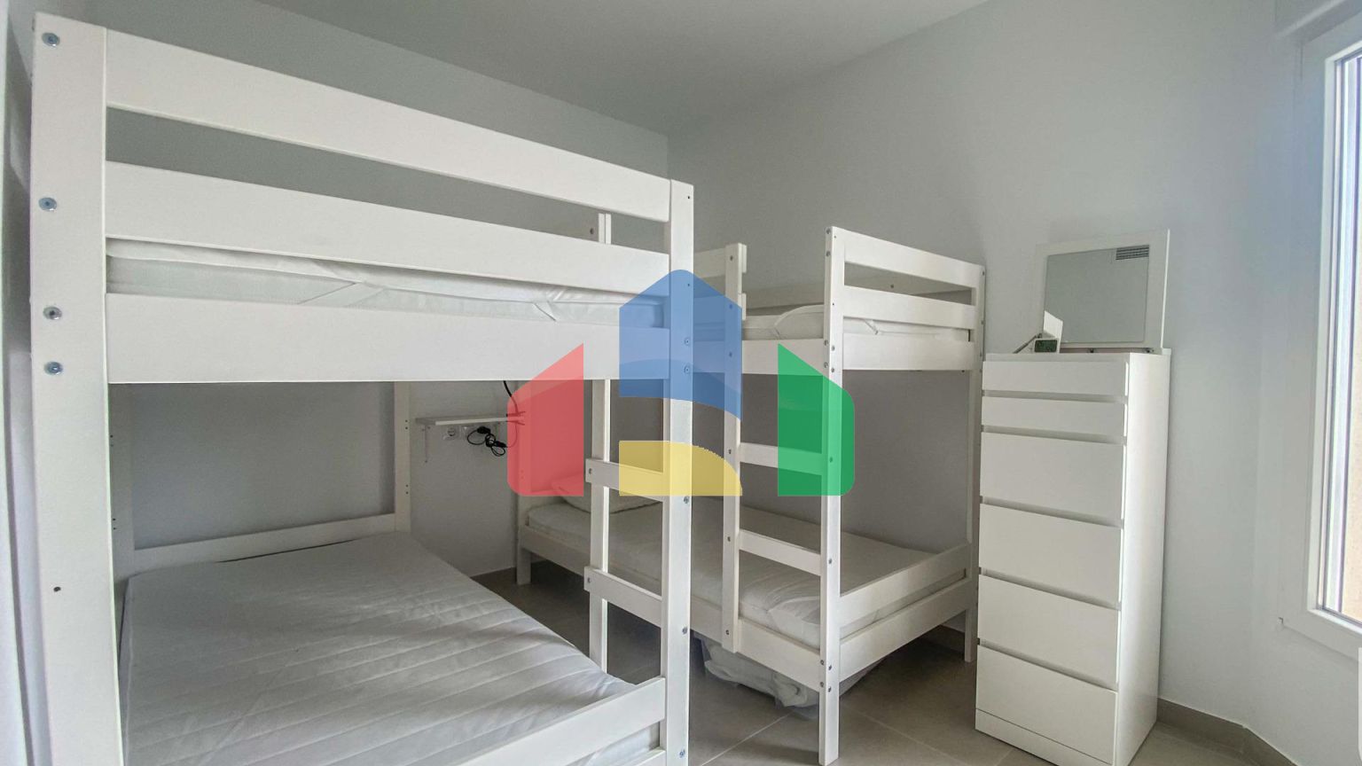 НОВЫЕ СМЕЖНЫЕ ВИЛЛЫ В ЛОС-АЛЬКАСАРЕС