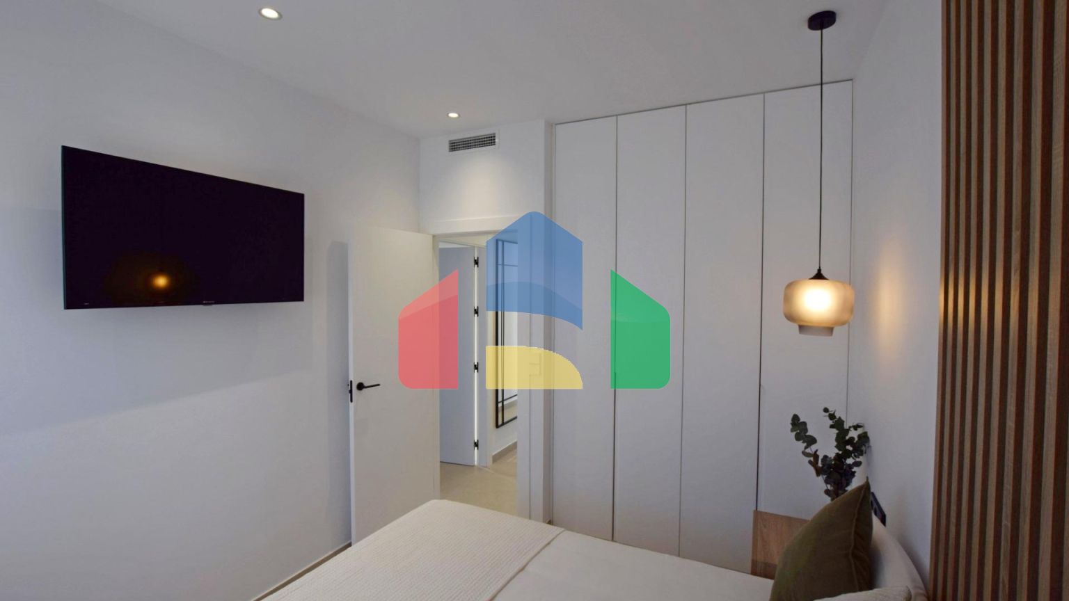 НОВЫЕ ВИЛЛЫ В КОНДАДО-ДЕ-АЛЬХАМА С ГОЛЬФ-ПОЛЕМ