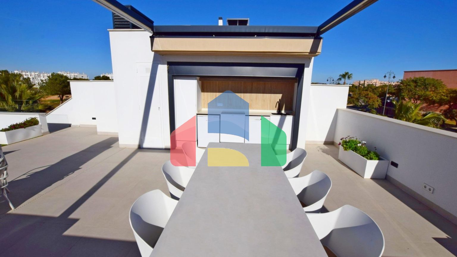 НОВЫЕ ВИЛЛЫ В КОНДАДО-ДЕ-АЛЬХАМА С ГОЛЬФ-ПОЛЕМ