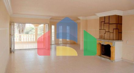 РОСКОШНАЯ ВИЛЛА С ЧАСТНЫМ ПИЕРОМ