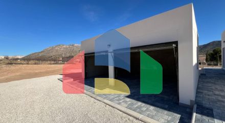 НОВАЯ ВИЛЛА В ХОНДОН ДЕ ЛАС НЬЕВЕС