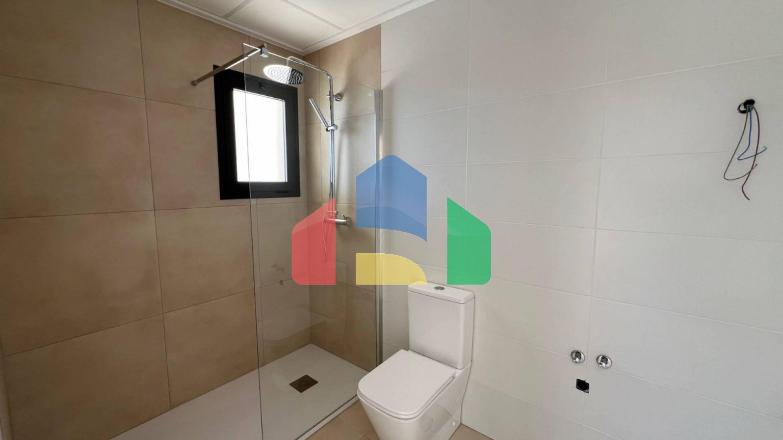 НОВАЯ ВИЛЛА В ХОНДОН ДЕ ЛАС НЬЕВЕС