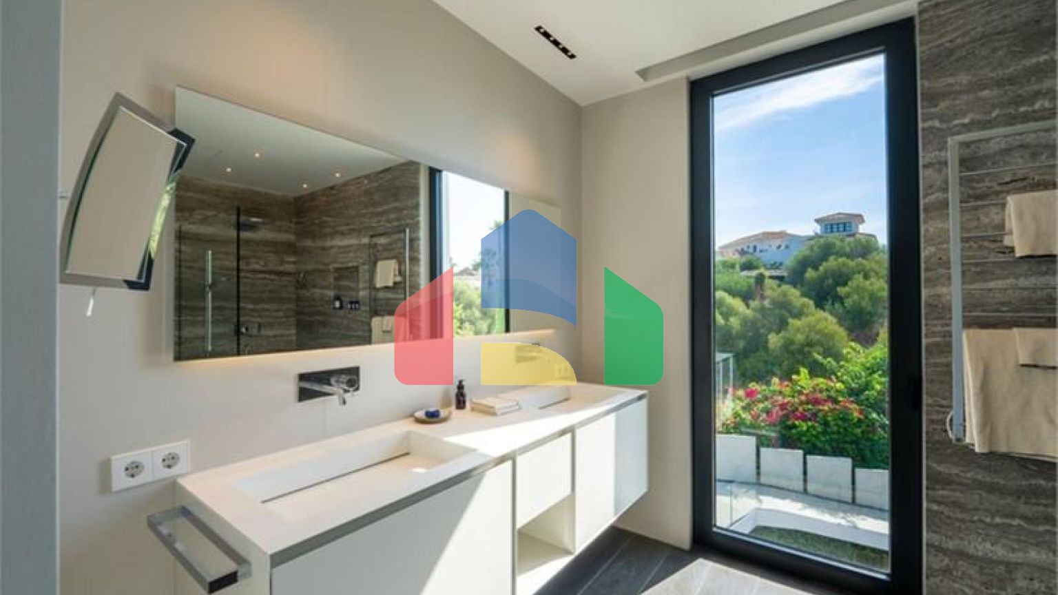 Роскошная Экологичная Вилла с Панорамным Видом в Ла-Кинта