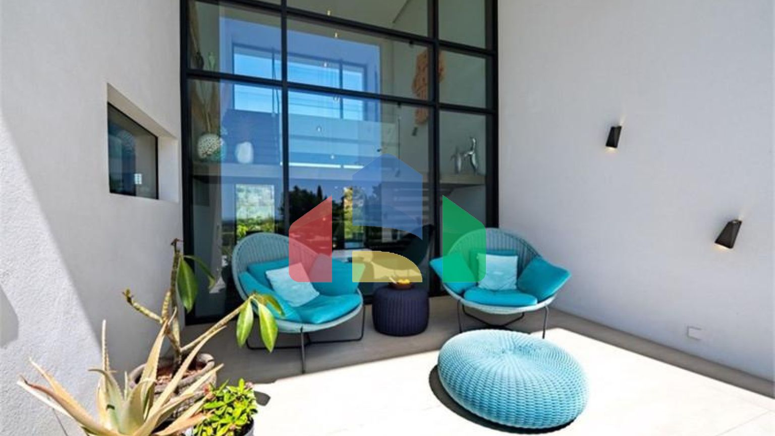 Роскошная Экологичная Вилла с Панорамным Видом в Ла-Кинта