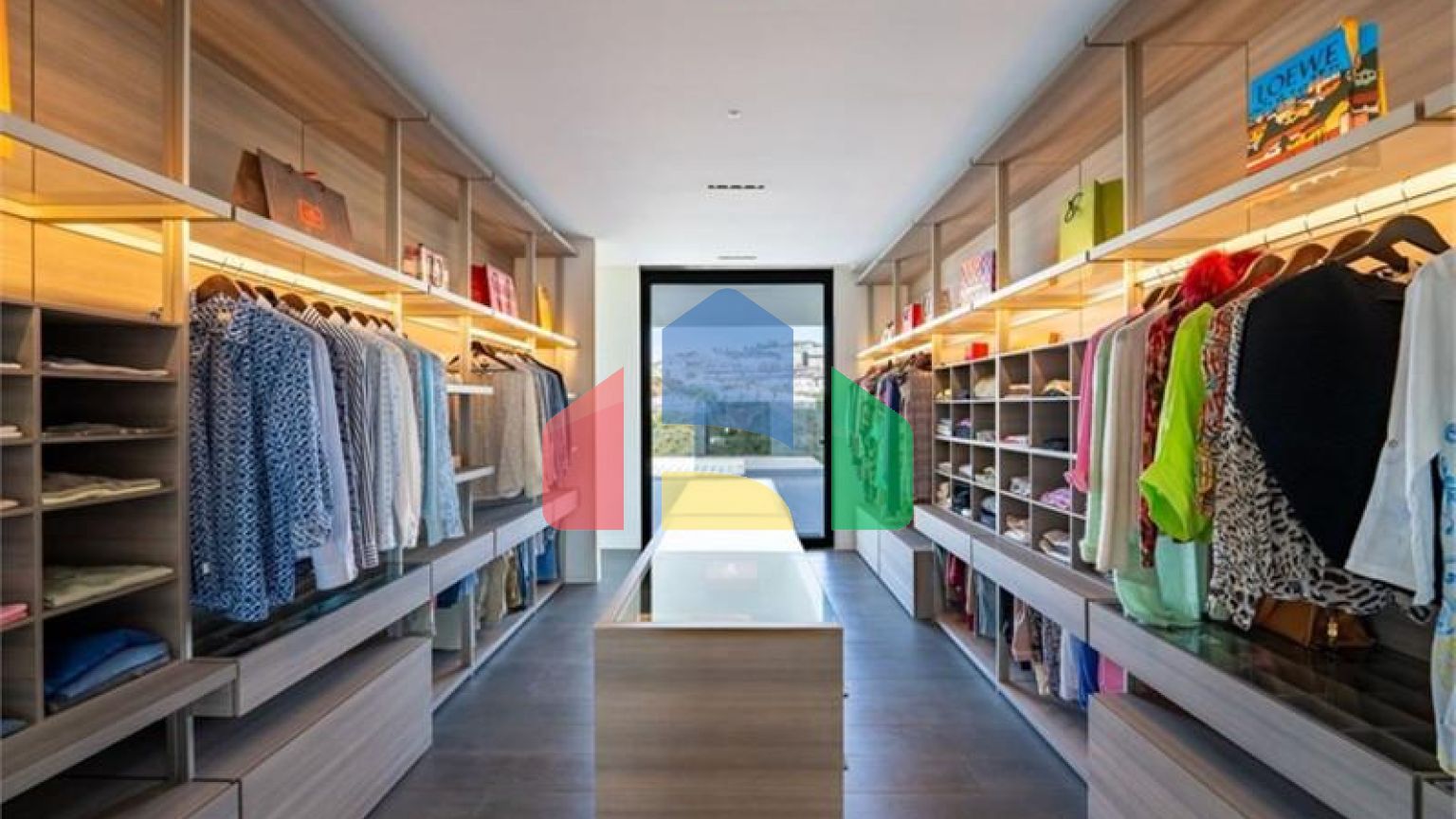 Роскошная Экологичная Вилла с Панорамным Видом в Ла-Кинта