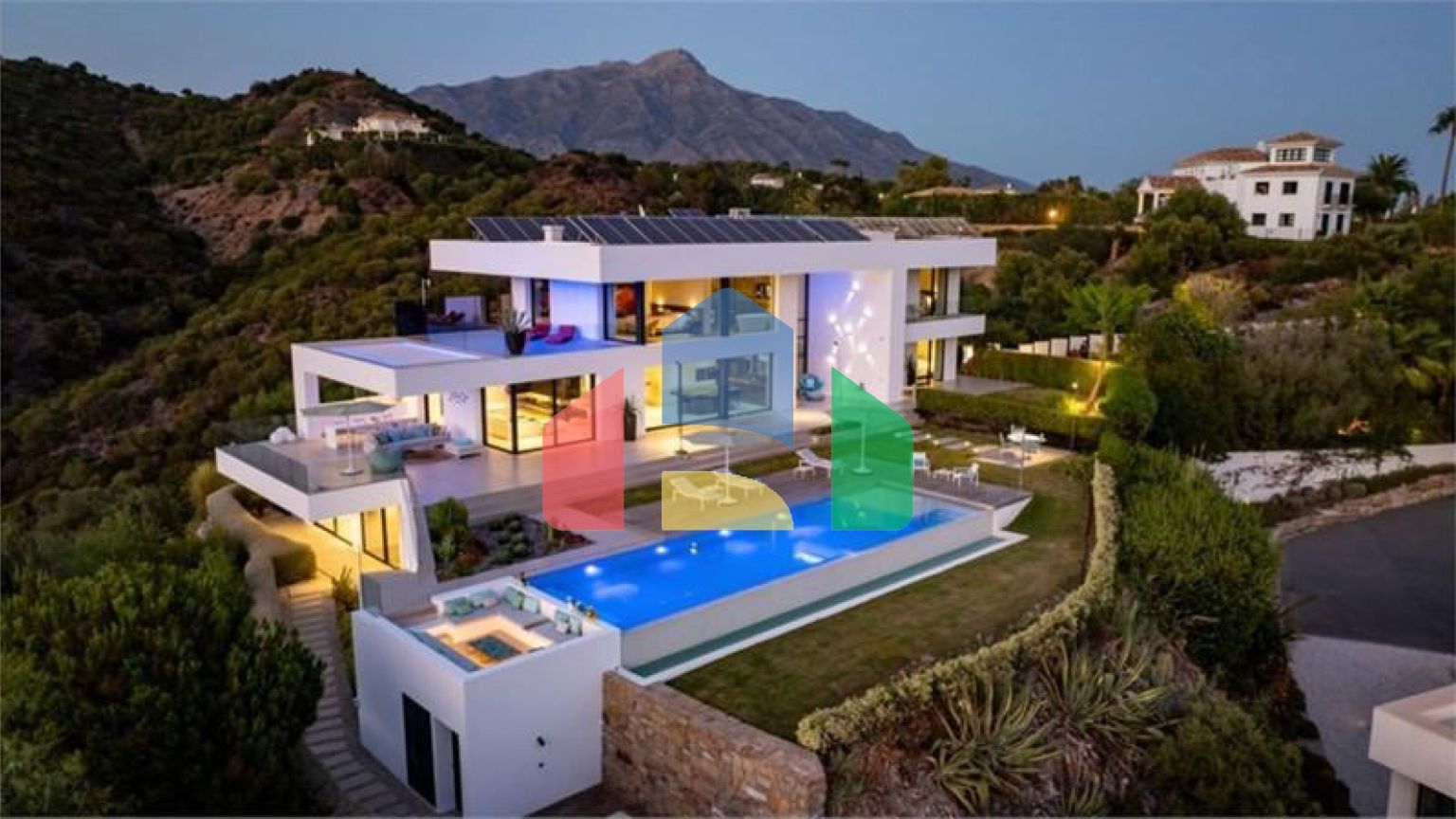 Роскошная Экологичная Вилла с Панорамным Видом в Ла-Кинта