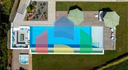 Роскошная Экологичная Вилла с Панорамным Видом в Ла-Кинта