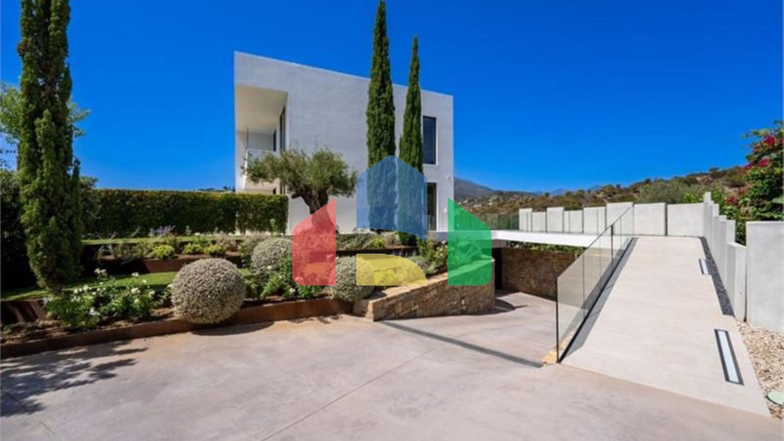 Роскошная Экологичная Вилла с Панорамным Видом в Ла-Кинта