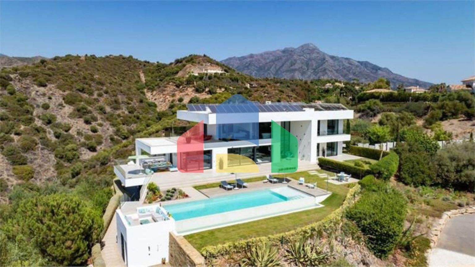 Роскошная Экологичная Вилла с Панорамным Видом в Ла-Кинта