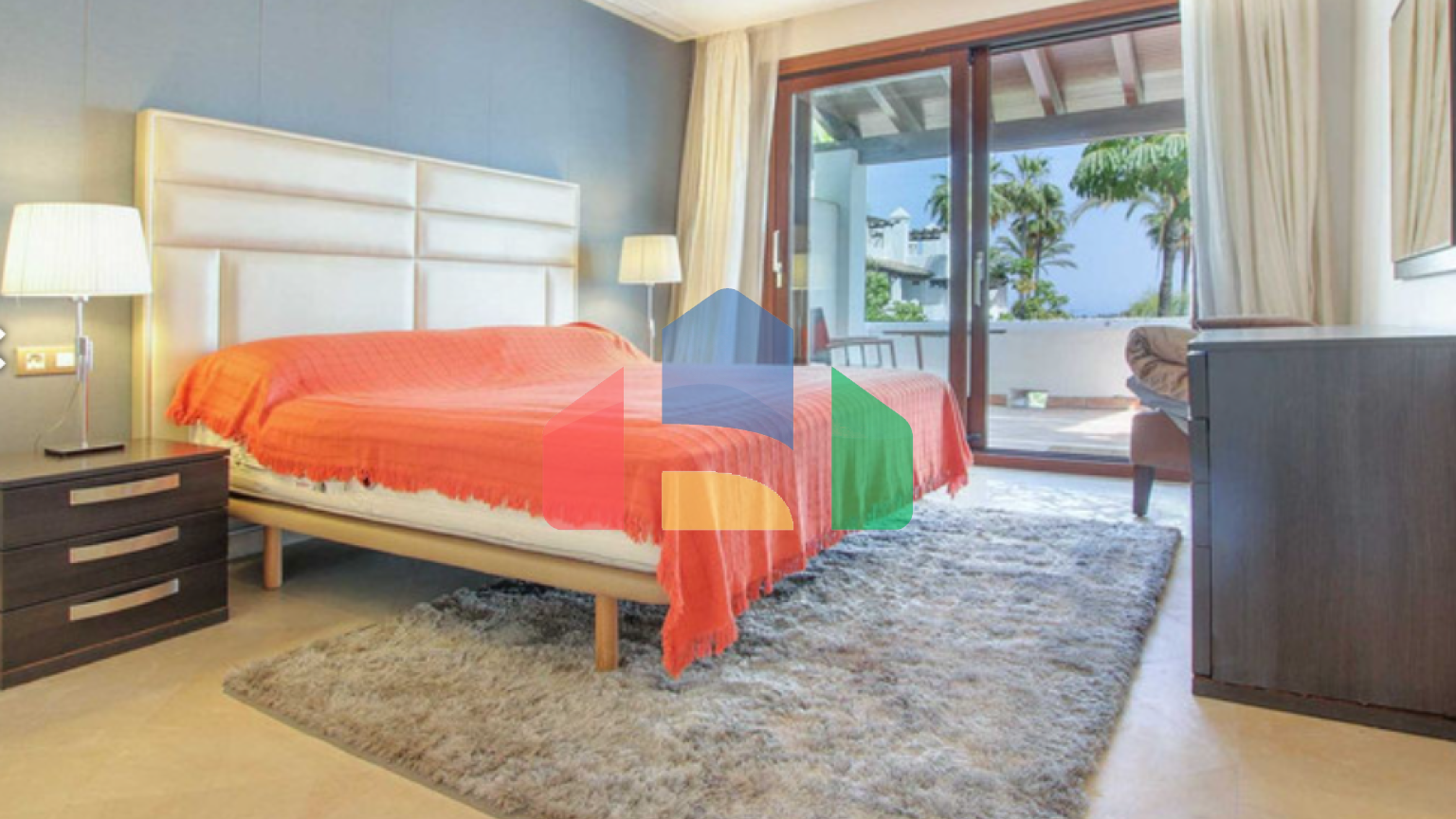 Роскошный Таунхаус с Панорамными Видами в Элитном Комплексе в Бенаавис