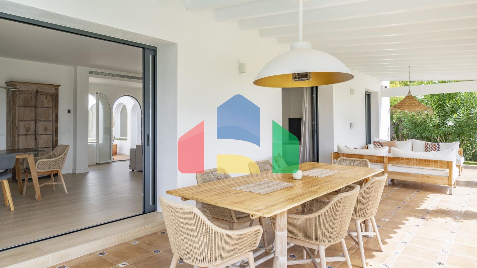 Изысканная обновленная вилла в Эль Параисо Альто