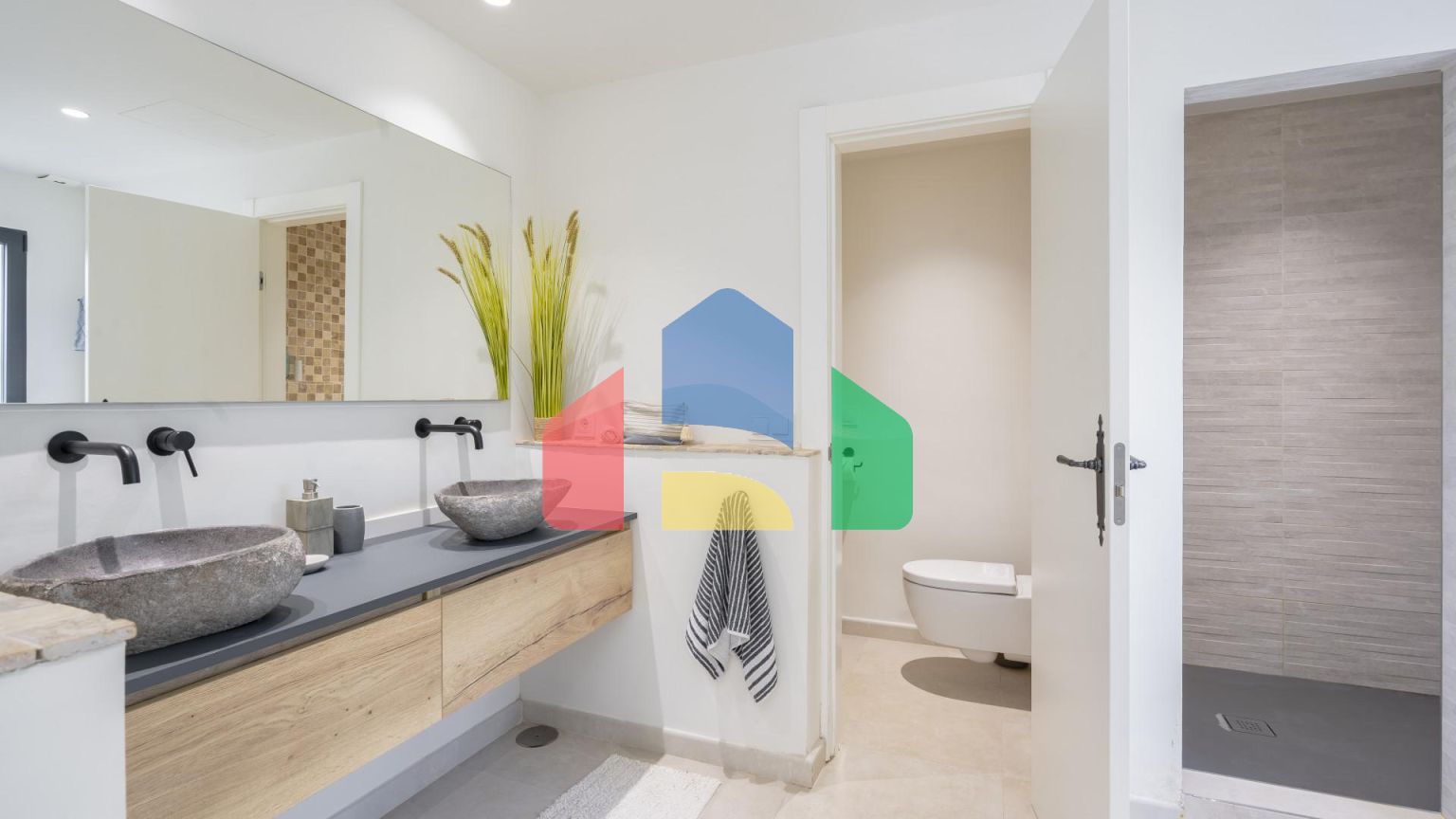 Изысканная обновленная вилла в Эль Параисо Альто