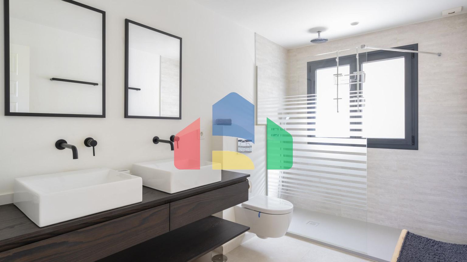 Изысканная обновленная вилла в Эль Параисо Альто