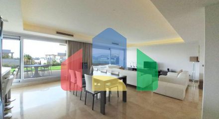 Очень уникальная новая квартира с 4 спальнями в районе Los Arqueros Golf – Бенахавис