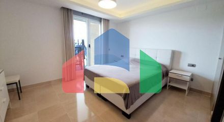 Очень уникальная новая квартира с 4 спальнями в районе Los Arqueros Golf – Бенахавис