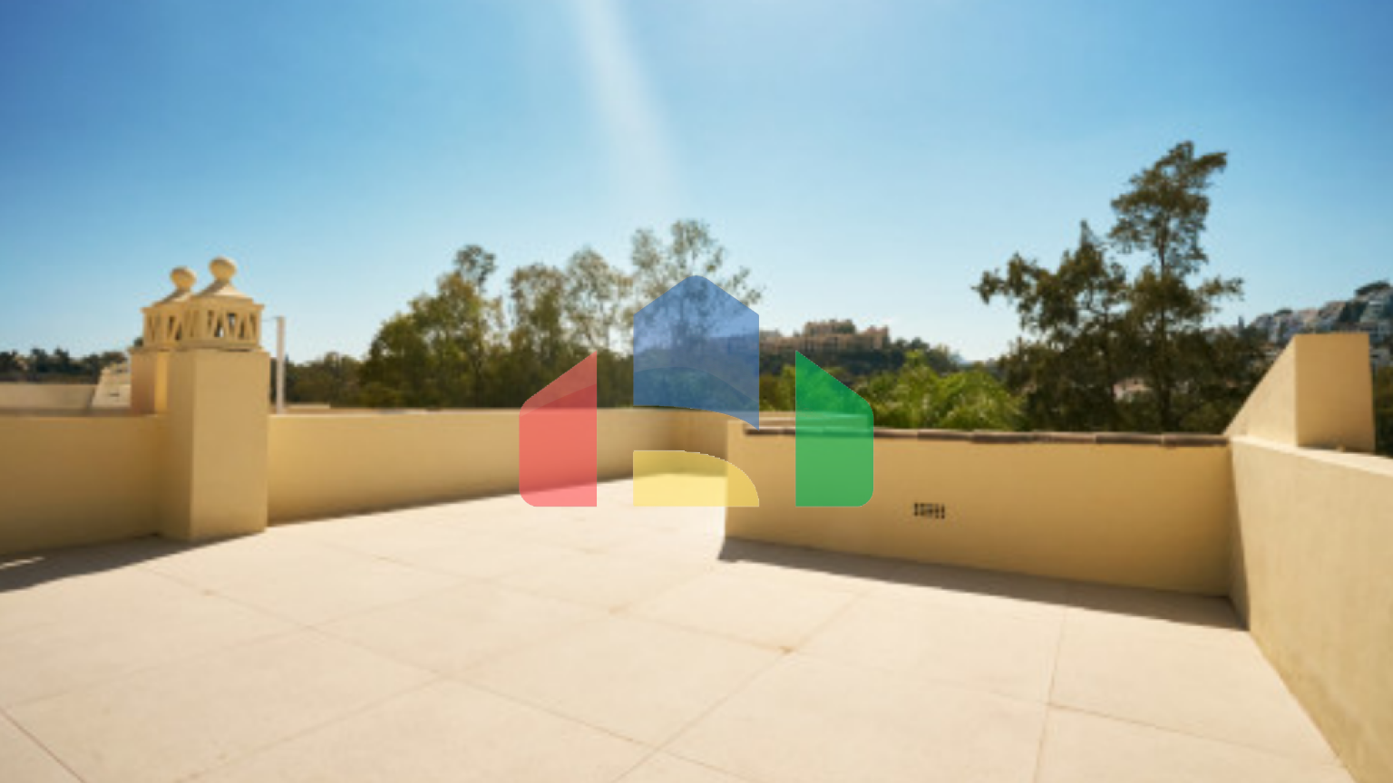 Элегантный таунхаус с 3 спальнями в La Quinta Hills с панорамными видами на гольф-поле.