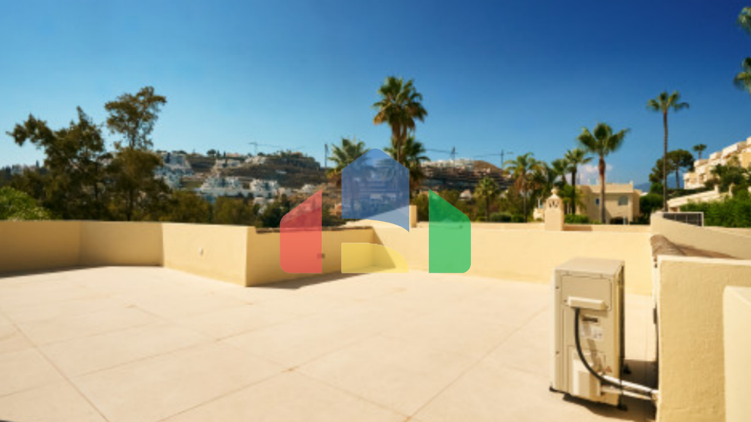 Элегантный таунхаус с 3 спальнями в La Quinta Hills с панорамными видами на гольф-поле.