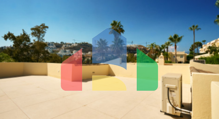 Элегантный таунхаус с 3 спальнями в La Quinta Hills с панорамными видами на гольф-поле.