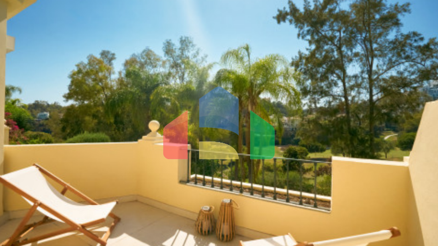 Элегантный таунхаус с 3 спальнями в La Quinta Hills с панорамными видами на гольф-поле.