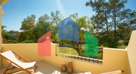 Элегантный таунхаус с 3 спальнями в La Quinta Hills с панорамными видами на гольф-поле.