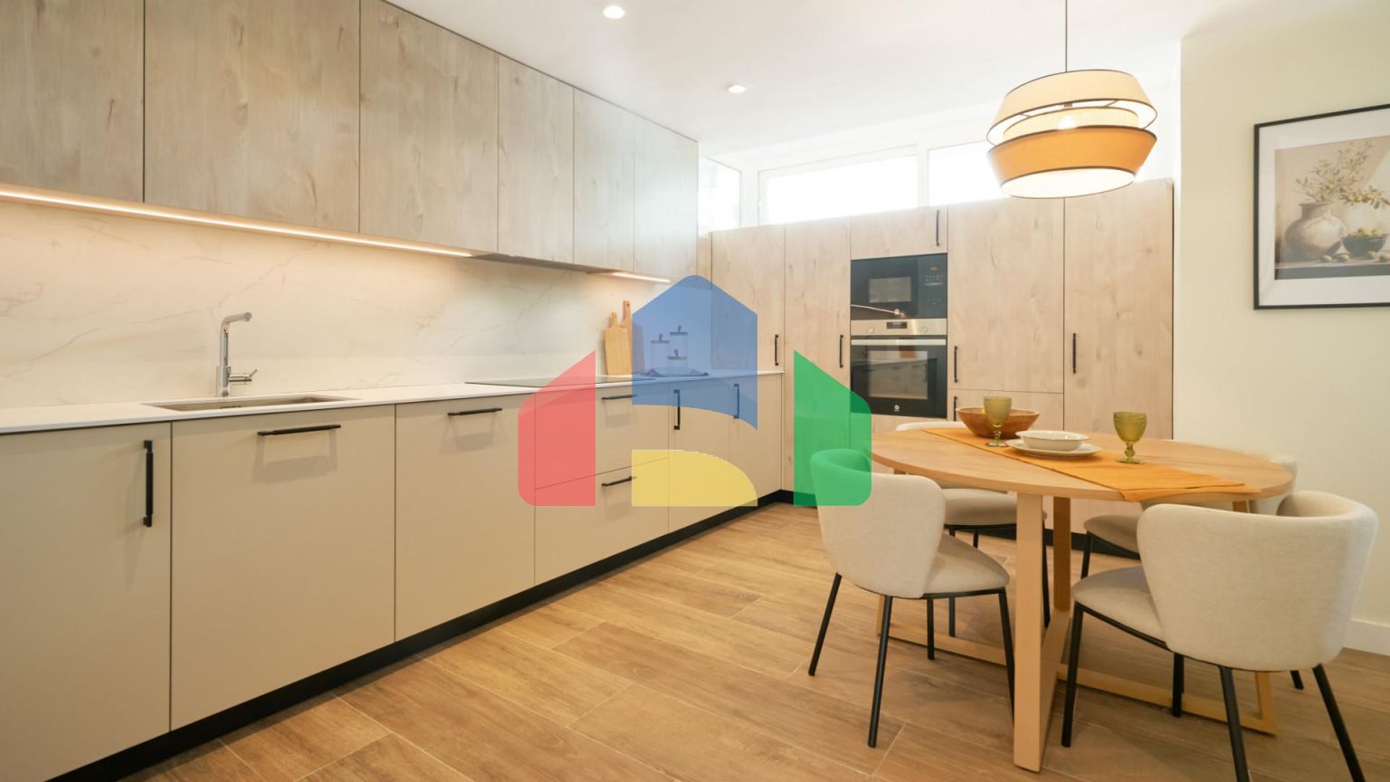 Элегантный таунхаус с 3 спальнями в La Quinta Hills с панорамными видами на гольф-поле.