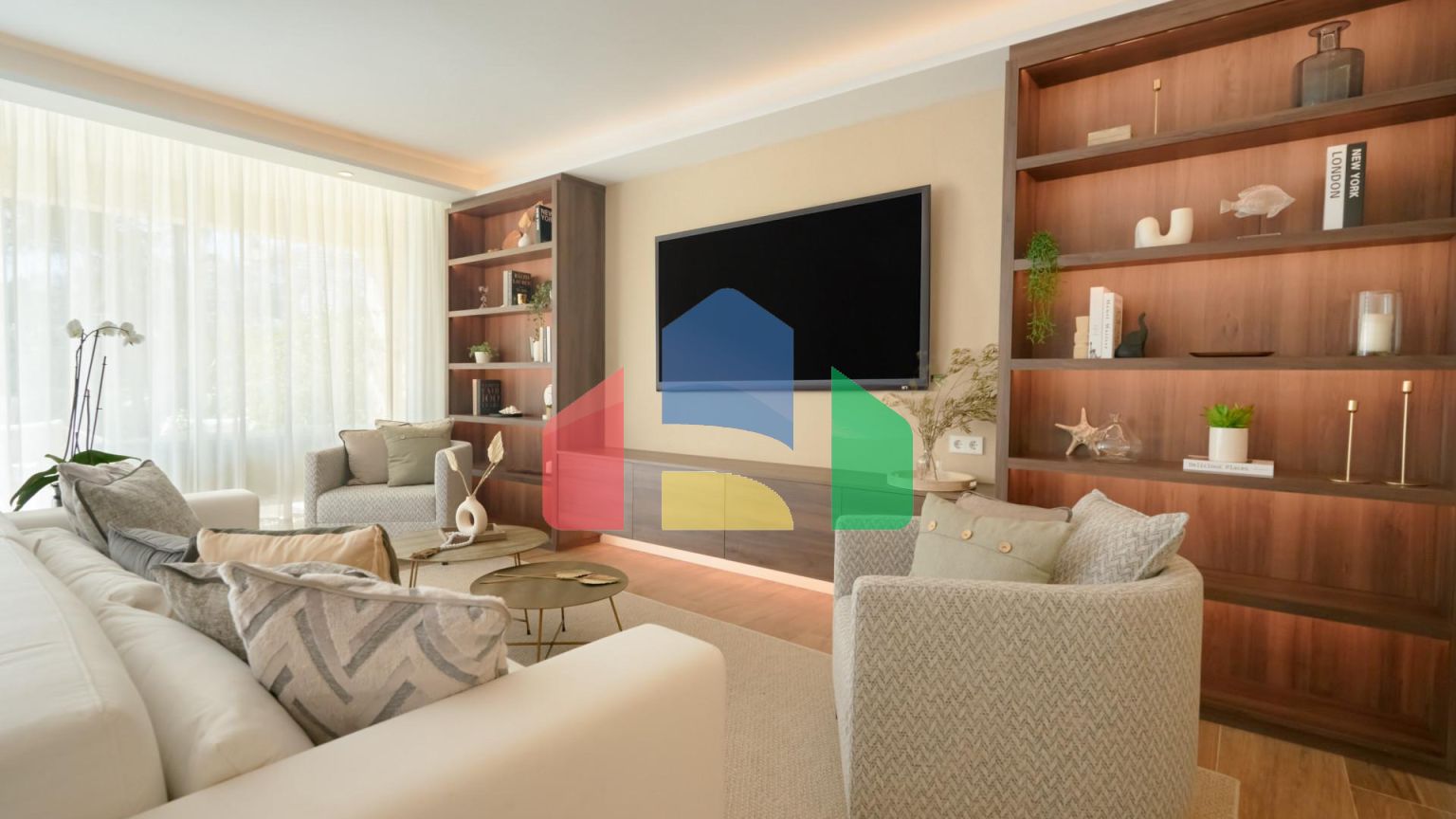 Элегантный таунхаус с 3 спальнями в La Quinta Hills с панорамными видами на гольф-поле.