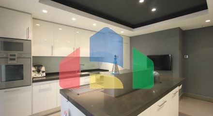 Просторный пентхаус с панорамным видом на море в Бенаависе