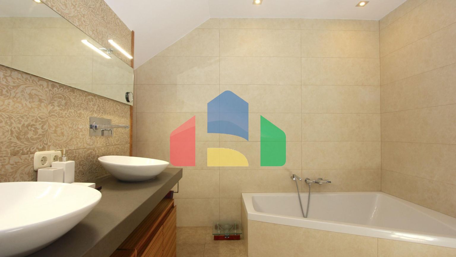 Просторный пентхаус с панорамным видом на море в Бенаависе